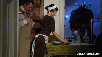 play The housekeeper swallows the boss's release