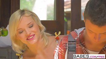 play Xxx cu o fata blonda superba si pornista