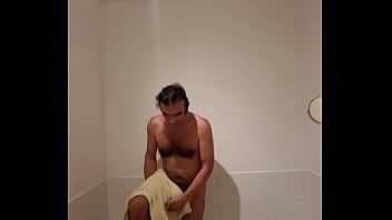 play Elena und Adela lutschen gut am gleichen großen Penis