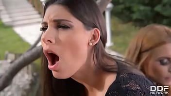 play Face o lupta nebunatica intr-un ring de box doua lesbience care trebuie sa isi doboare par