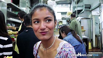 play Xnxx spania cu o adolescenta ce face sex in multime xnxx