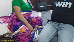play Harige Aziatische Bhabhi Raveena's hardcore ontmoeting met een grote lul