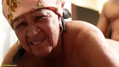 play 72 anni nonna ruvida fottuta anale con un grosso cazzo