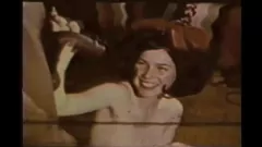 play Triplu retro interrasial: porno păroase din anii 70