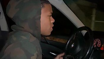 play Le conducteur de BMW va à la chienne et les baise très hardcore